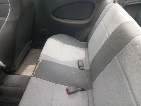 Used 2000 Chevrolet Metro Hatchback FWD image 8