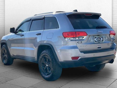 Used 2017 Jeep Grand Cherokee Laredo AWD/4WD image 10