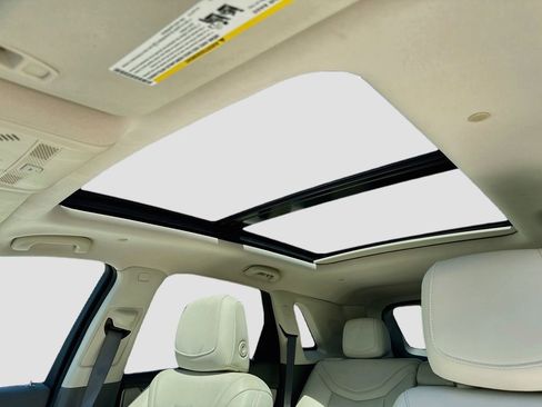 Used 2020 Cadillac XT5 Premium Luxury w/ LPO, Floor Liner Package FWD image 29