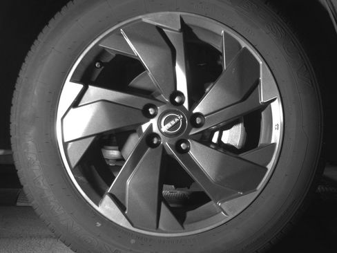 Used 2025 Nissan Rogue SV image 13