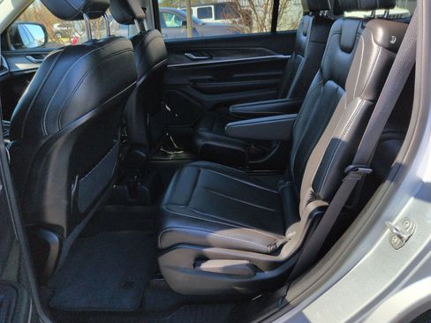 Certified 2023 Jeep Grand Cherokee L Limited image 17