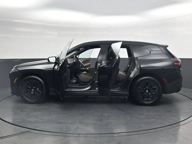 Certified 2024 BMW iX xDrive50 w/ Convenience Package AWD/4WD image 40