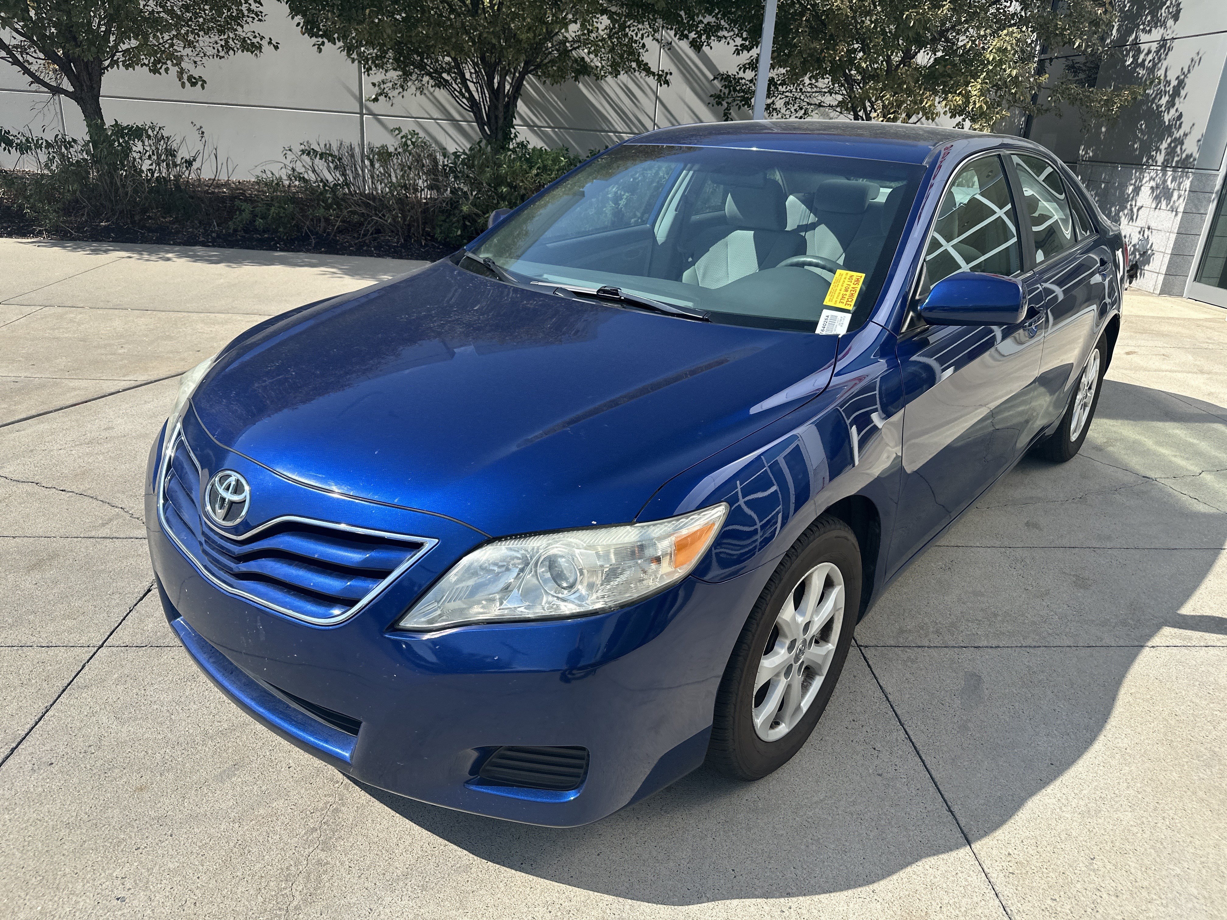 Used 2011 Toyota Camry LE w/ LE Extra-Value Pkg FWD image 3