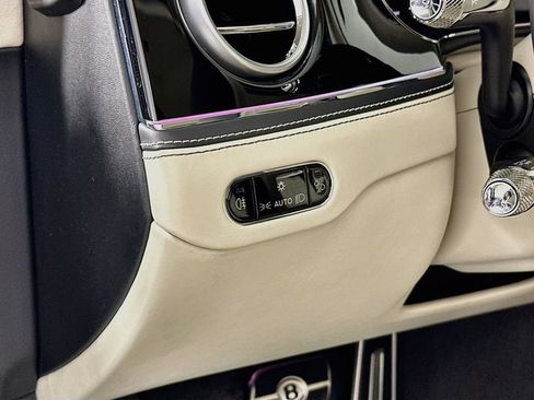 Used 2026 Bentley Flying Spur Azure AWD/4WD image 10