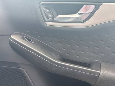 Used 2020 Ford Escape SE image 20