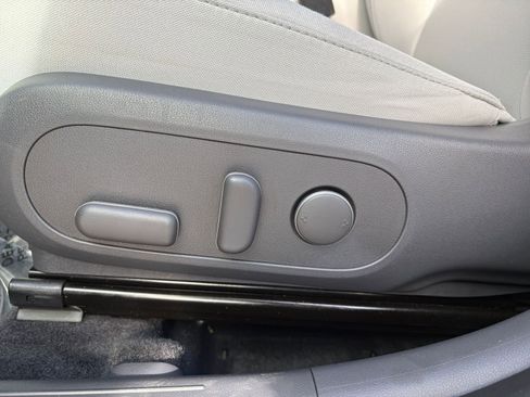 Used 2025 Hyundai Kona SEL image 23