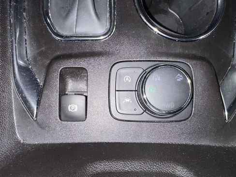 Used 2023 Chevrolet Traverse LT AWD/4WD image 29