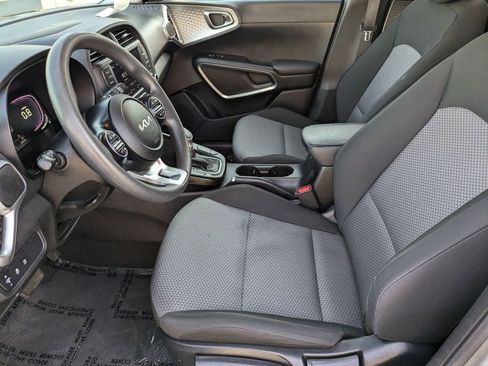 Used 2024 Kia Soul LX w/ Option Group 015 image 22