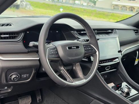 New 2026 Jeep Grand Cherokee L Limited AWD/4WD image 11