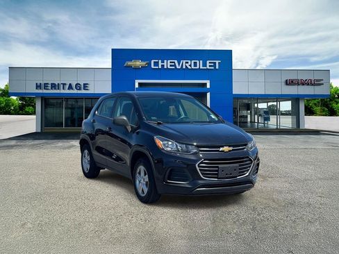 Certified 2022 Chevrolet Trax LS AWD/4WD image 1