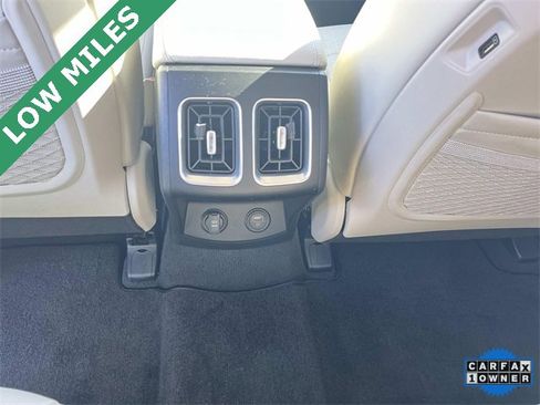 Used 2022 Kia Sorento EX w/ Panoramic Sunroof Package image 17