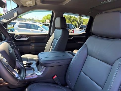 Used 2025 Chevrolet Silverado 1500 RST w/ Dark Appearance Package AWD/4WD image 18