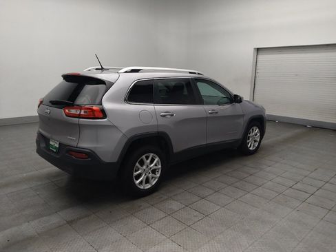 Used 2018 Jeep Cherokee Latitude FWD image 10