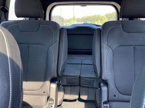 Used 2025 Jeep Grand Cherokee L Laredo w/ Luxury Tech Group I image 22