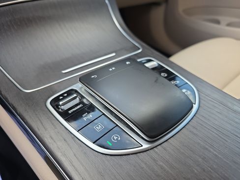 Used 2022 Mercedes-Benz GLC 300 4MATIC w/ Multimedia Package Lite image 32
