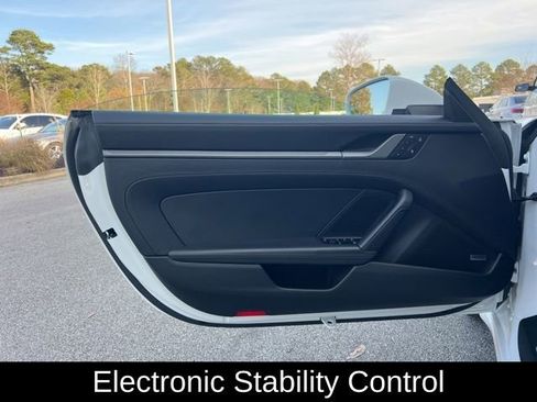 Used 2025 Porsche 911 Carrera image 13