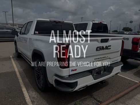 Used 2022 GMC Sierra 1500 Denali Ultimate AWD/4WD image 3