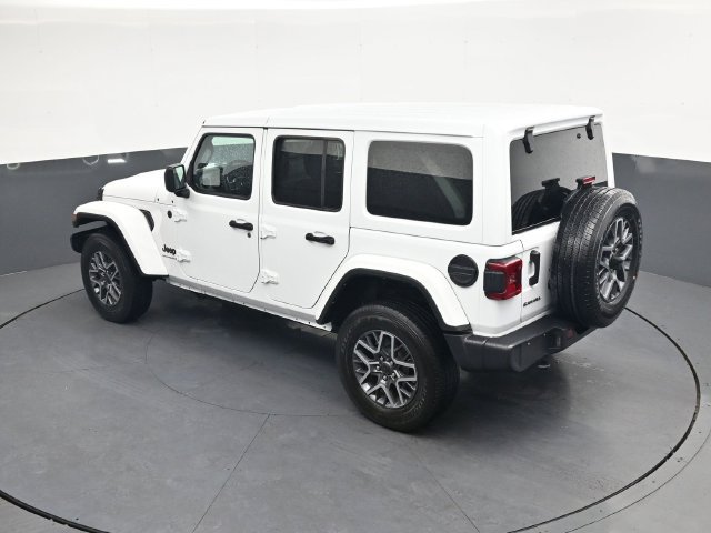 Used 2025 Jeep Wrangler Unlimited Sahara AWD/4WD image 27