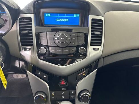 Used 2014 Chevrolet Cruze LT image 21