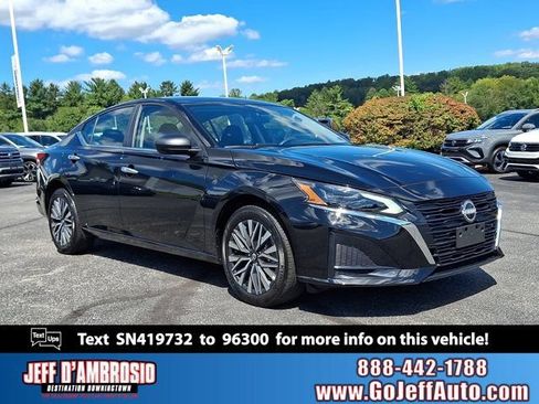 Used 2025 Nissan Altima 2.5 SV AWD/4WD image 1