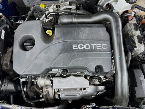 Used 2022 Chevrolet Equinox LT FWD image 37