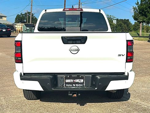 Used 2024 Nissan Frontier SV w/ SV Convenience Package RWD image 7