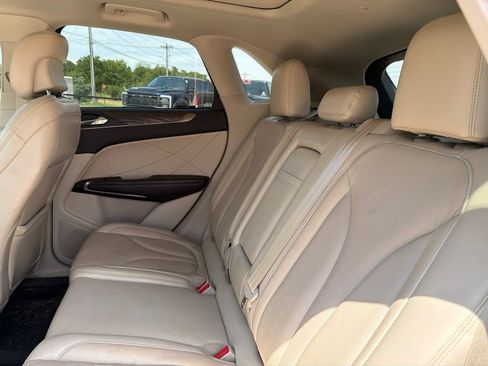 Used 2019 Lincoln MKC Reserve w/ MKC Climate Package FWD image 8