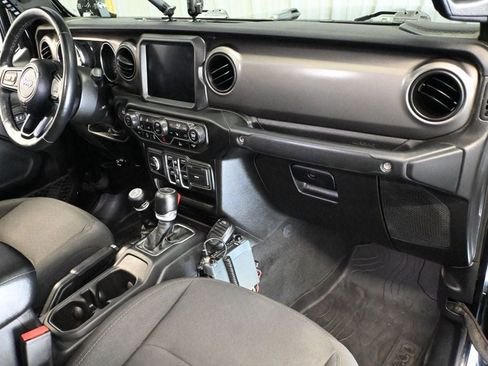 Used 2023 Jeep Gladiator Sport AWD/4WD image 15