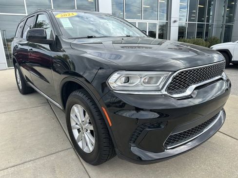 Used 2023 Dodge Durango SXT image 4
