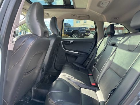 Used 2017 Volvo XC60 T5 Dynamic w/ Preferred Option Package image 26
