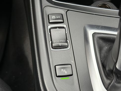 Used 2018 BMW 330i Sedan RWD image 8