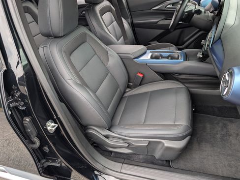 Used 2024 Chevrolet Equinox EV LT FWD image 20