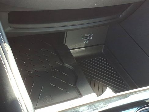 New 2027 Chrysler Pacifica Limited AWD/4WD image 31