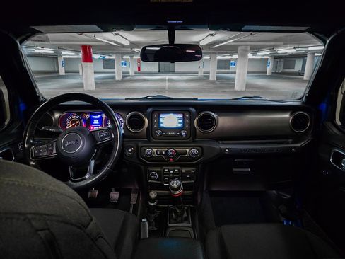 Used 2019 Jeep Wrangler Unlimited Sport S image 3