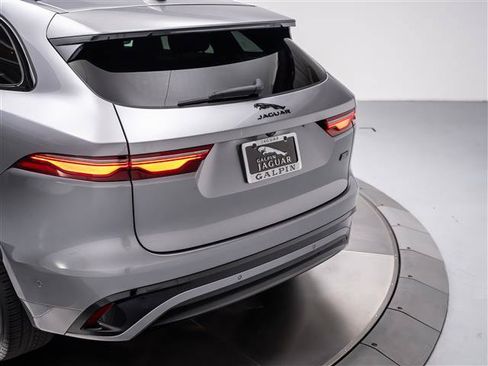 Used 2026 Jaguar F-PACE R-Dynamic S AWD/4WD image 32