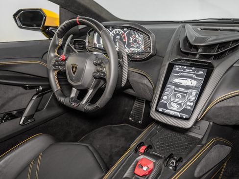 Used 2024 Lamborghini Revuelto image 29