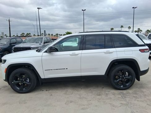 New 2026 Jeep Grand Cherokee Limited w/ Limited Altitude Package RWD image 4