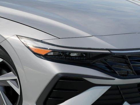 Certified 2026 Hyundai Elantra SEL Sport FWD image 9