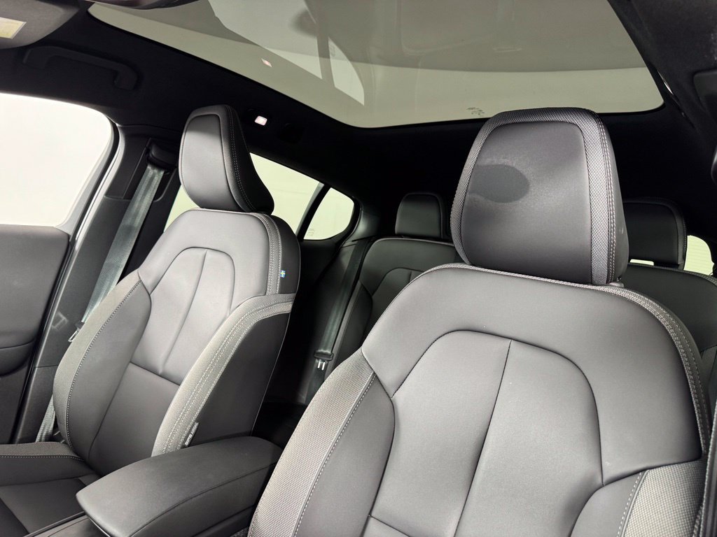 Certified 2023 Volvo C40 Recharge Core w/ Protection Package Premier AWD/4WD image 19