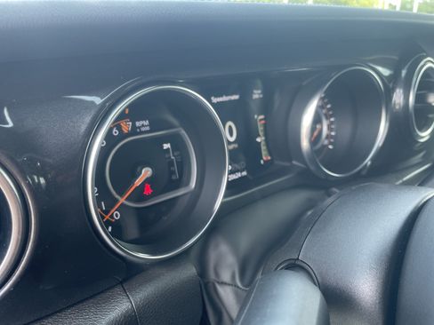 Used 2022 Jeep Wrangler Unlimited Sahara AWD/4WD image 20