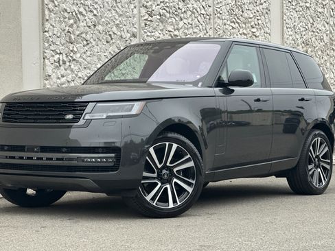Certified 2023 Land Rover Range Rover SE image 1