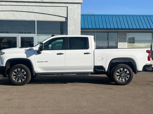 Used 2024 Chevrolet Silverado 2500 Custom w/ Custom Value Package image 7