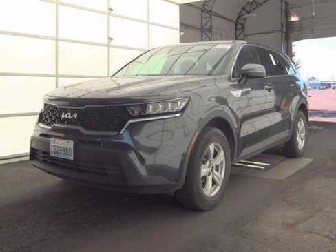 Used 2022 Kia Sorento LX AWD/4WD image 1