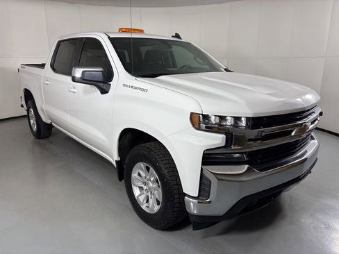 Used 2021 Chevrolet Silverado 1500 LT w/ Convenience Package II AWD/4WD image 2