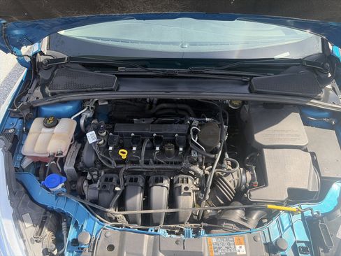 Used 2016 Ford Focus SE w/ SE Cold Weather Package FWD image 29