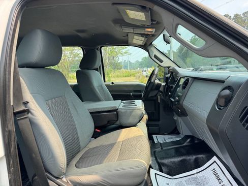 Used 2014 Ford F250 XL w/ Power Equipment Group image 17