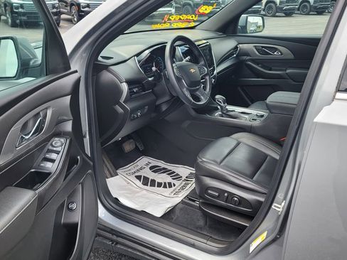 Used 2023 Chevrolet Traverse LT FWD image 18