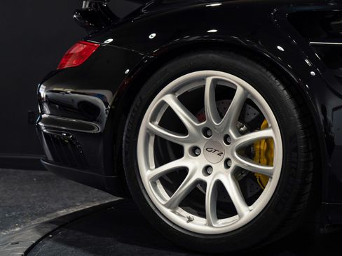 Used 2008 Porsche 911 GT2 RWD image 7