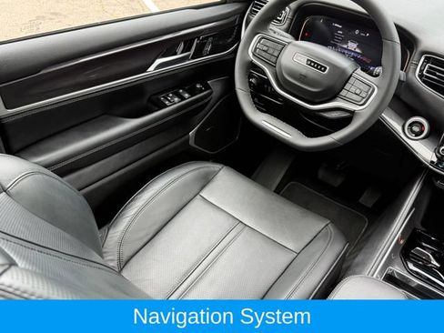 Used 2023 Jeep Wagoneer 4WD w/ Premium Group I image 2