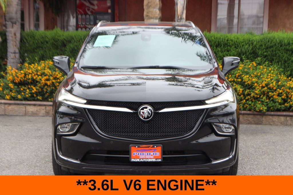 Used 2024 Buick Enclave Essence w/ Sport Touring Edition FWD image 3
